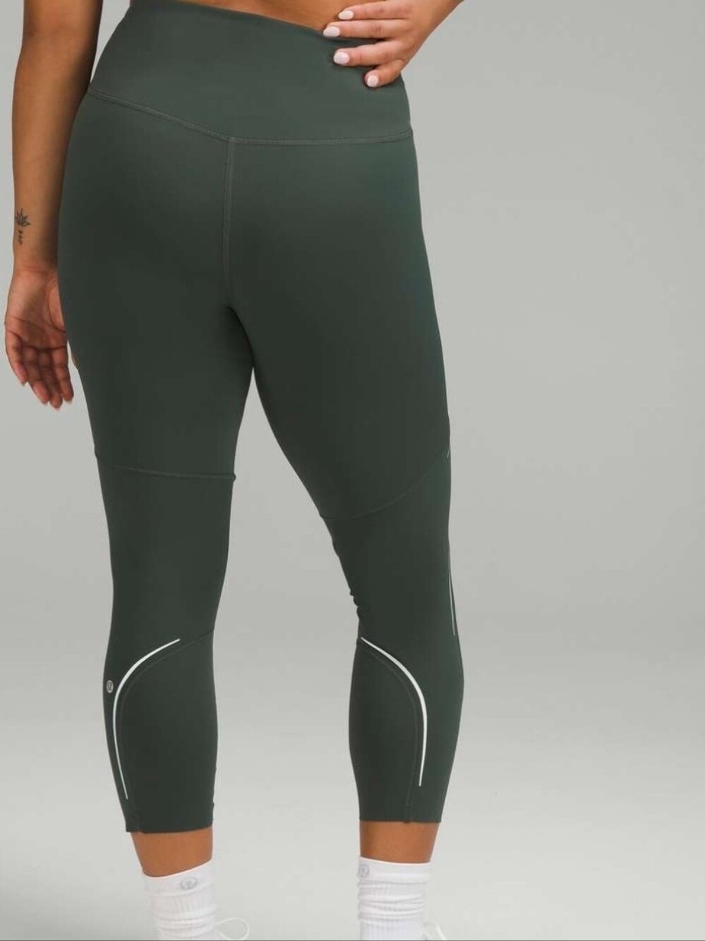 LULULEMON Base Pace Tights 23" Color Green Cropped Leggings Women's Size 4